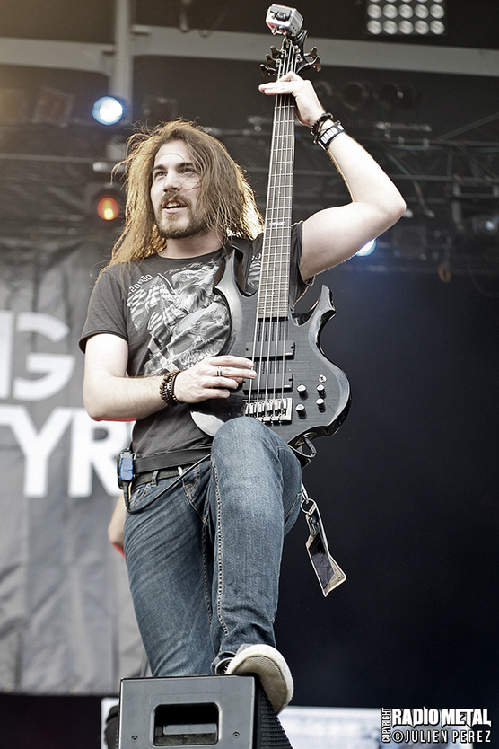 betraying_the_martyrs_jp_2012_06_15_06