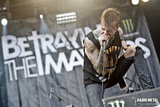 betraying_the_martyrs_jp_2012_06_15_09