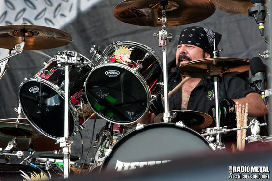 hellyeah_2013_06_21_17_ng