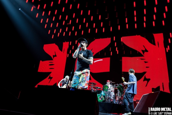 Red_Hot_Chili_Peppers_2016_10_16_03