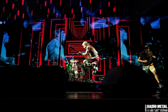 Red_Hot_Chili_Peppers_2016_10_16_09